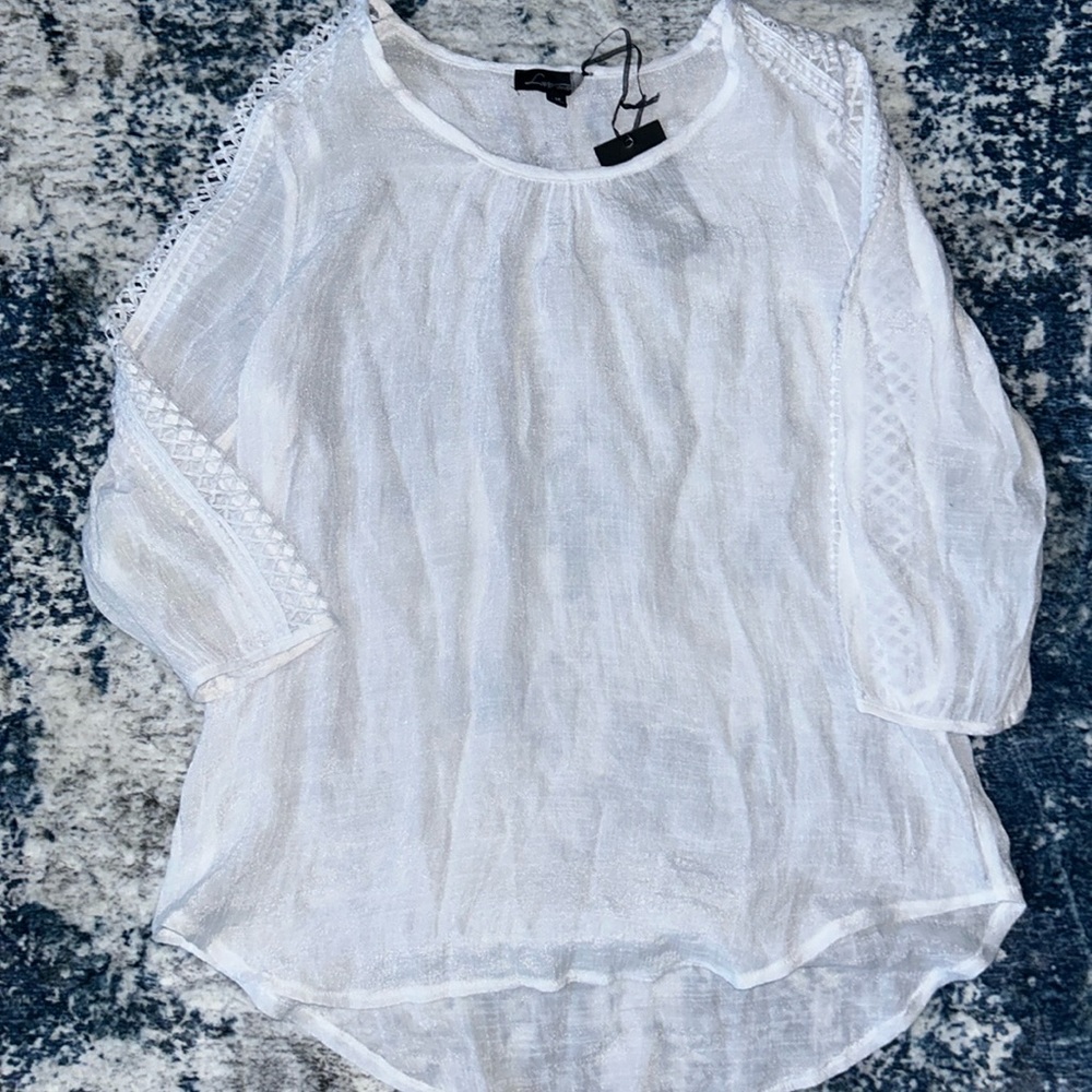 White shirt size Medium NEW